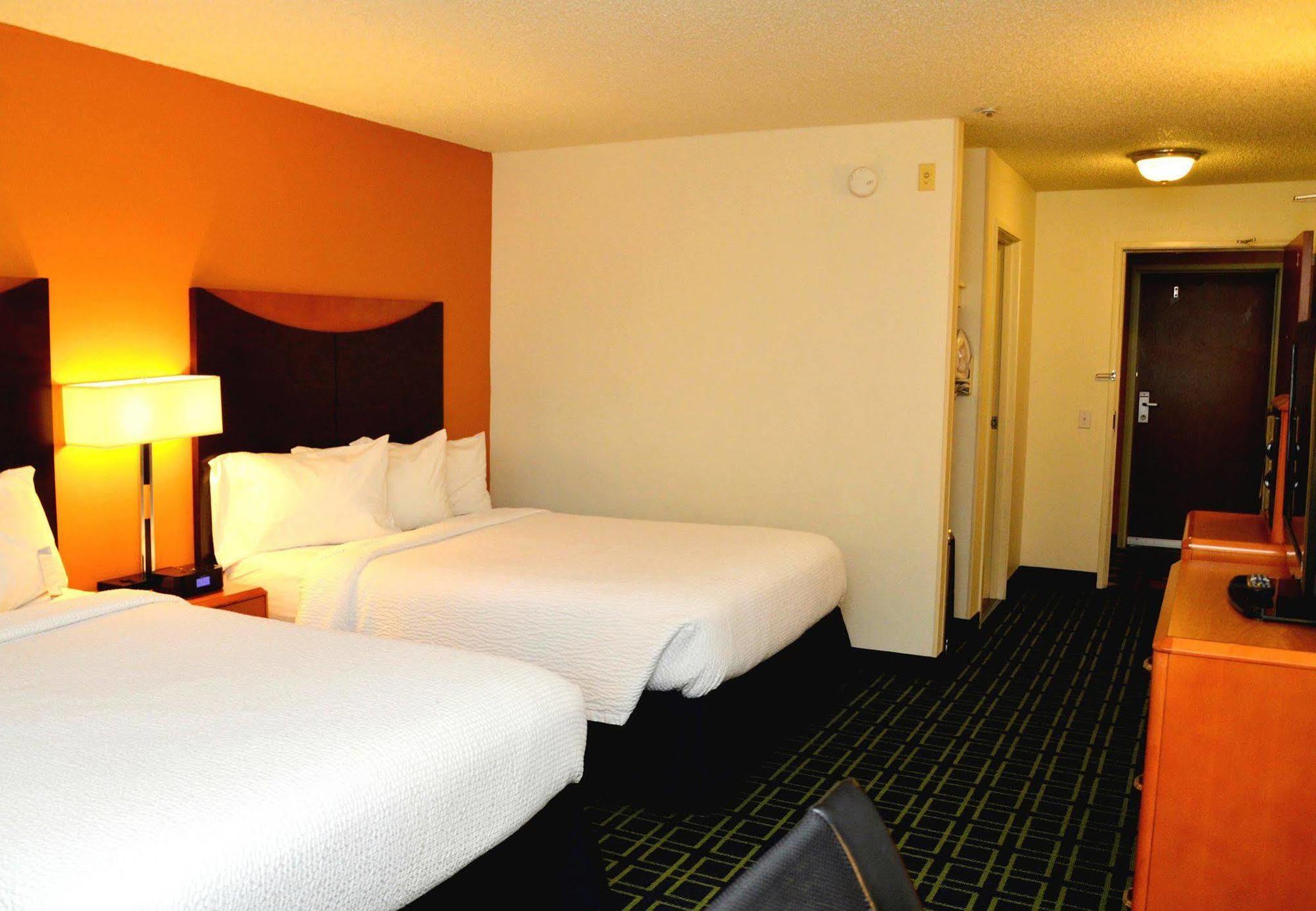 Fairfield Hotel 3*