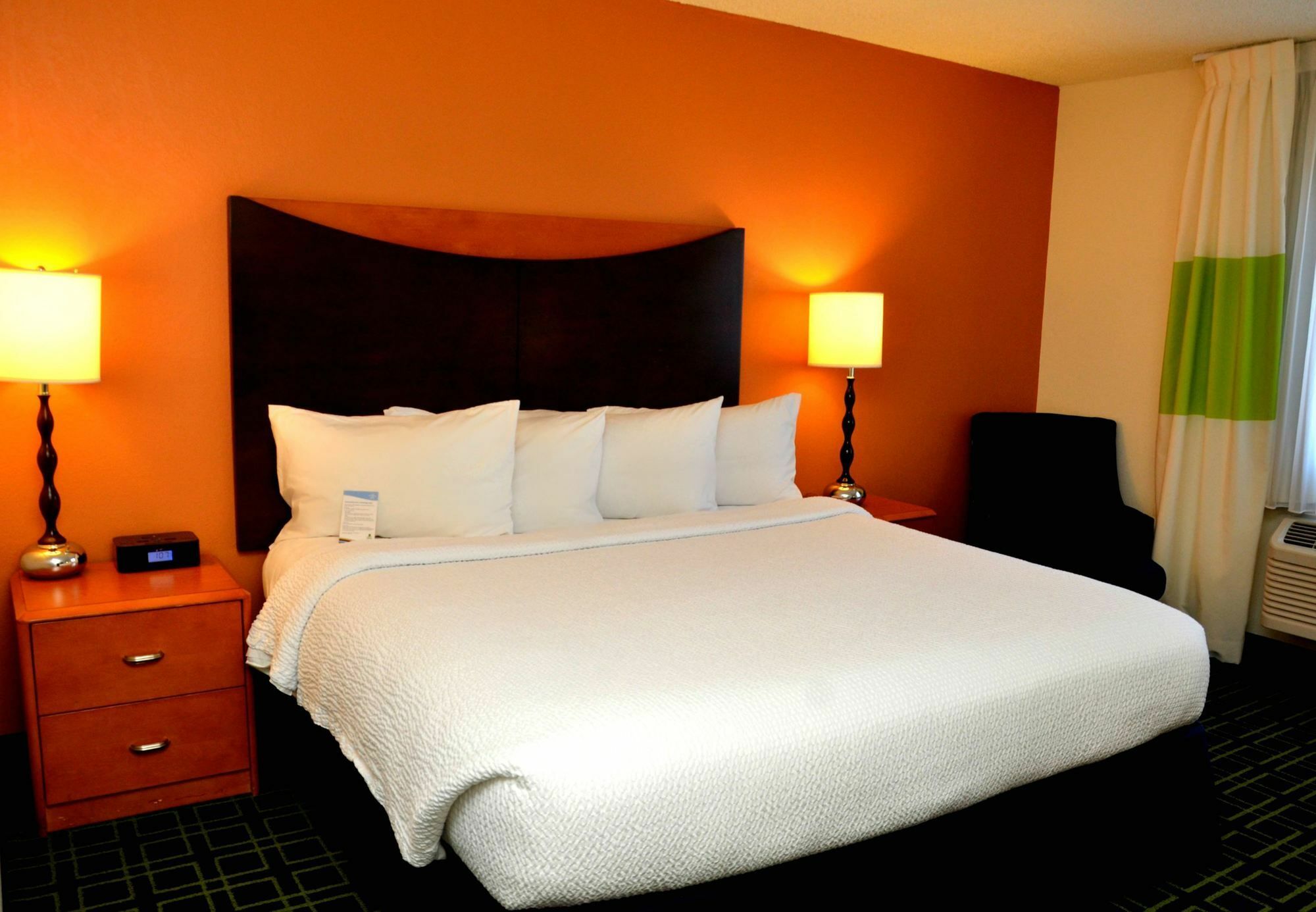 Fairfield Hotel 3*
